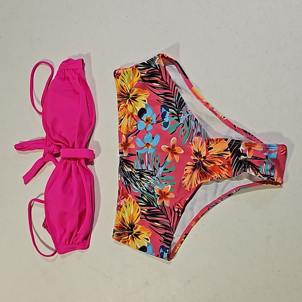 Bikini Pink and floral print Size Medium